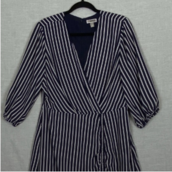 Chelsea 28 Midi Dress Cross Front Ruching Sz Large Navy Stripes - Picture 12 of 12